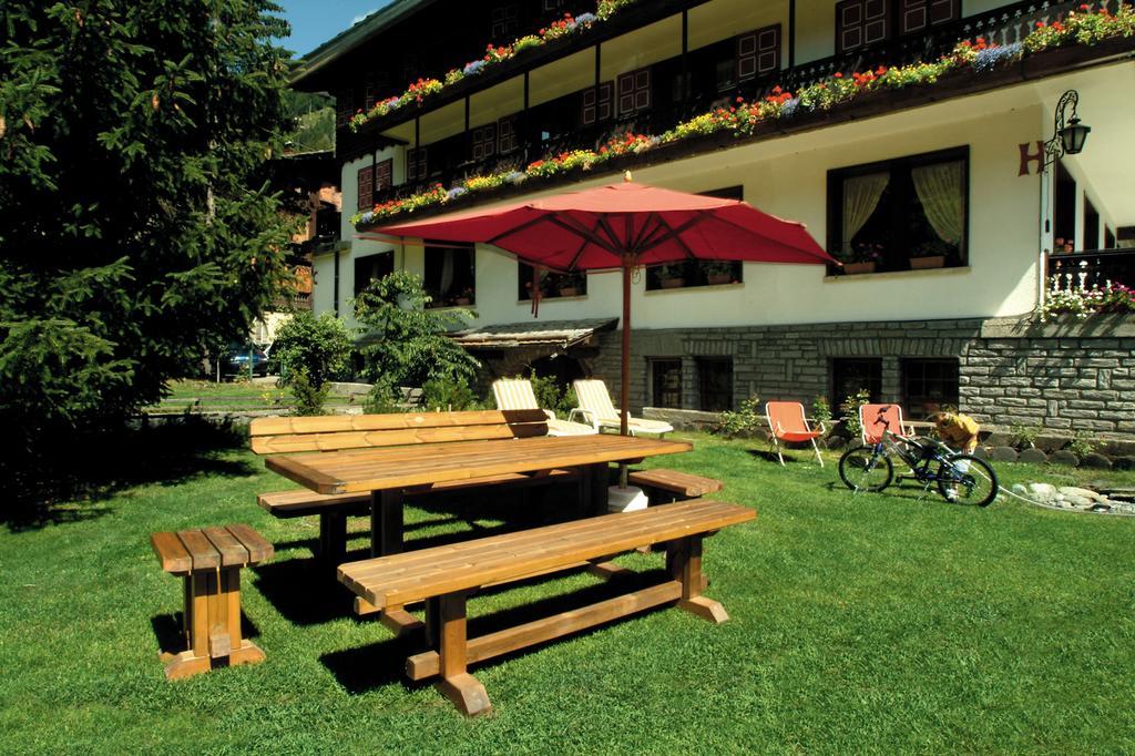 Hotel Castor Champoluc Εξωτερικό φωτογραφία